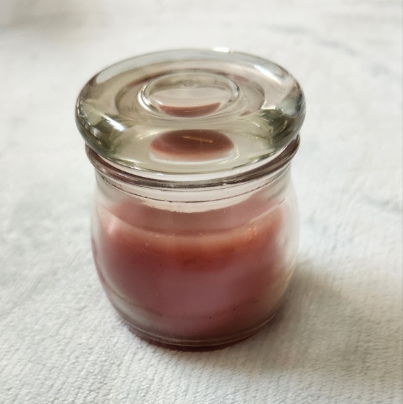 Storage rack, Round Tray,  Soap/Lotion despenser's, Avon candle and  Supreme Lot - Picture 4 of 6